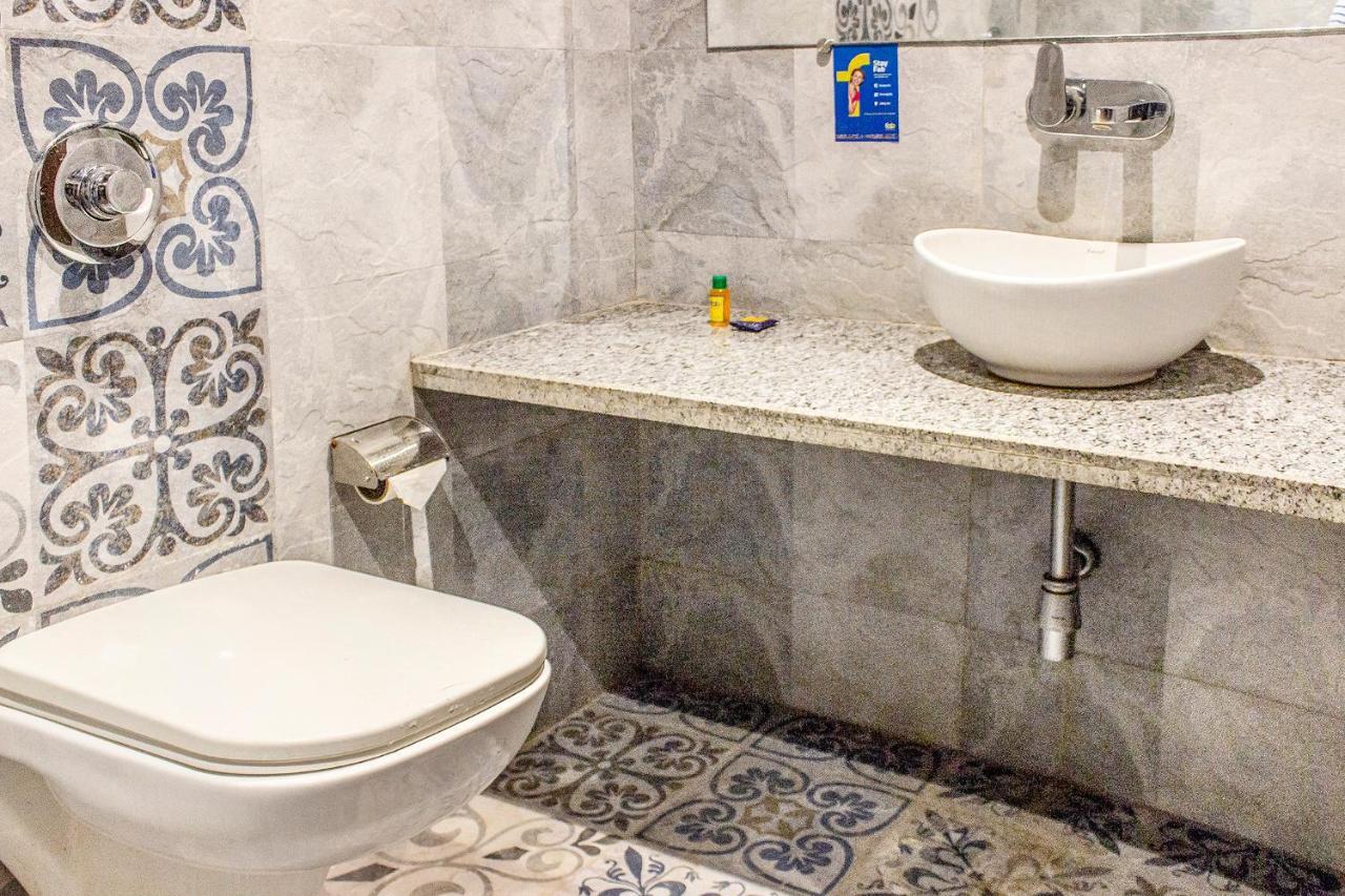 Fabhotel Prime Sarin Inn Heritage Варанаси Экстерьер фото